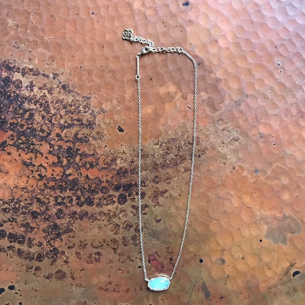 Kendra Scott necklace