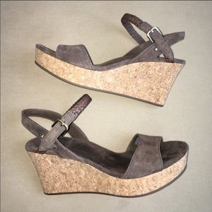 Ugg D'Alessio Suede Cork Sz. 8 slight imperfection