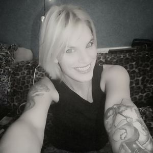 Meet your Posher, Dena