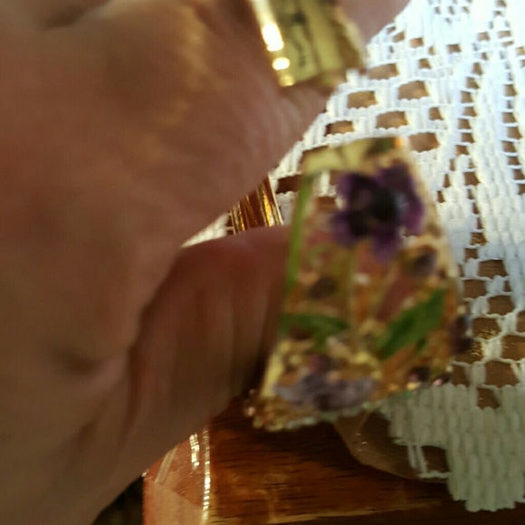 Quartz Crystal Watch - Picture 3 of 3