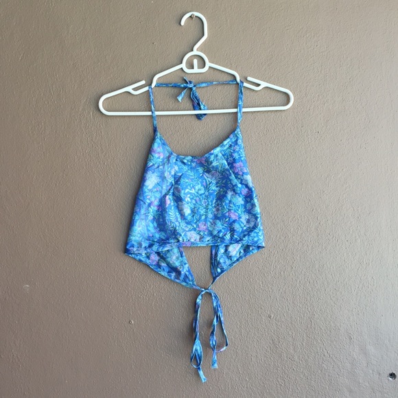🍓SOLD🍓Silky Dreamy Cropped Halter - Picture 1 of 3