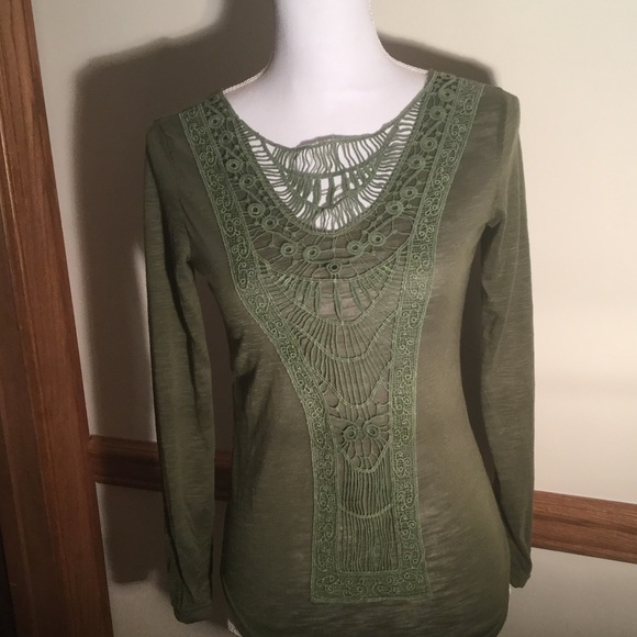 Venus green top size small - Picture 2 of 4