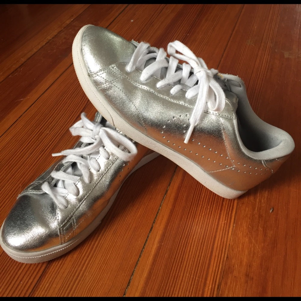 Silver classic tennis nikes