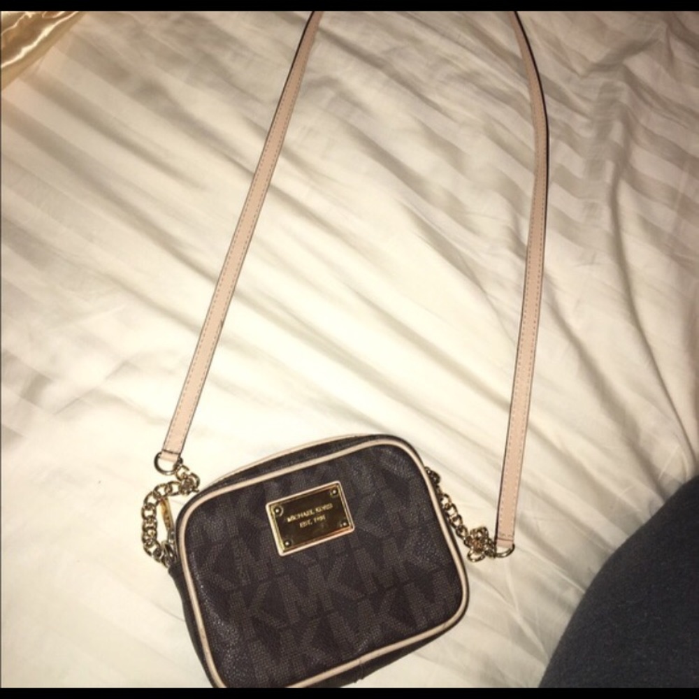 Michael Kors cross body!