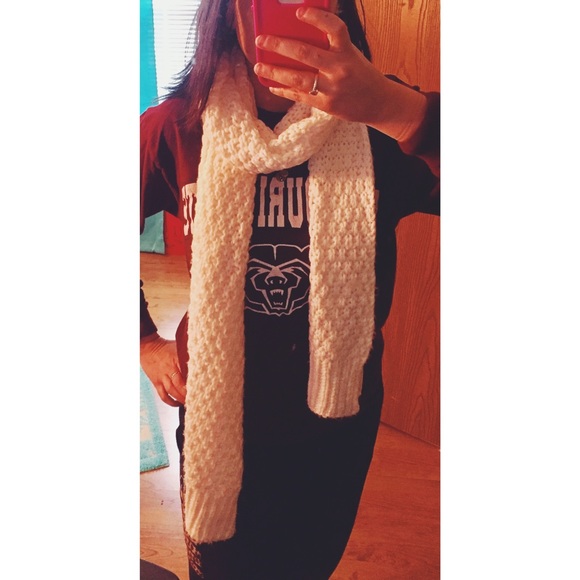 Scarf - Picture 1 of 2