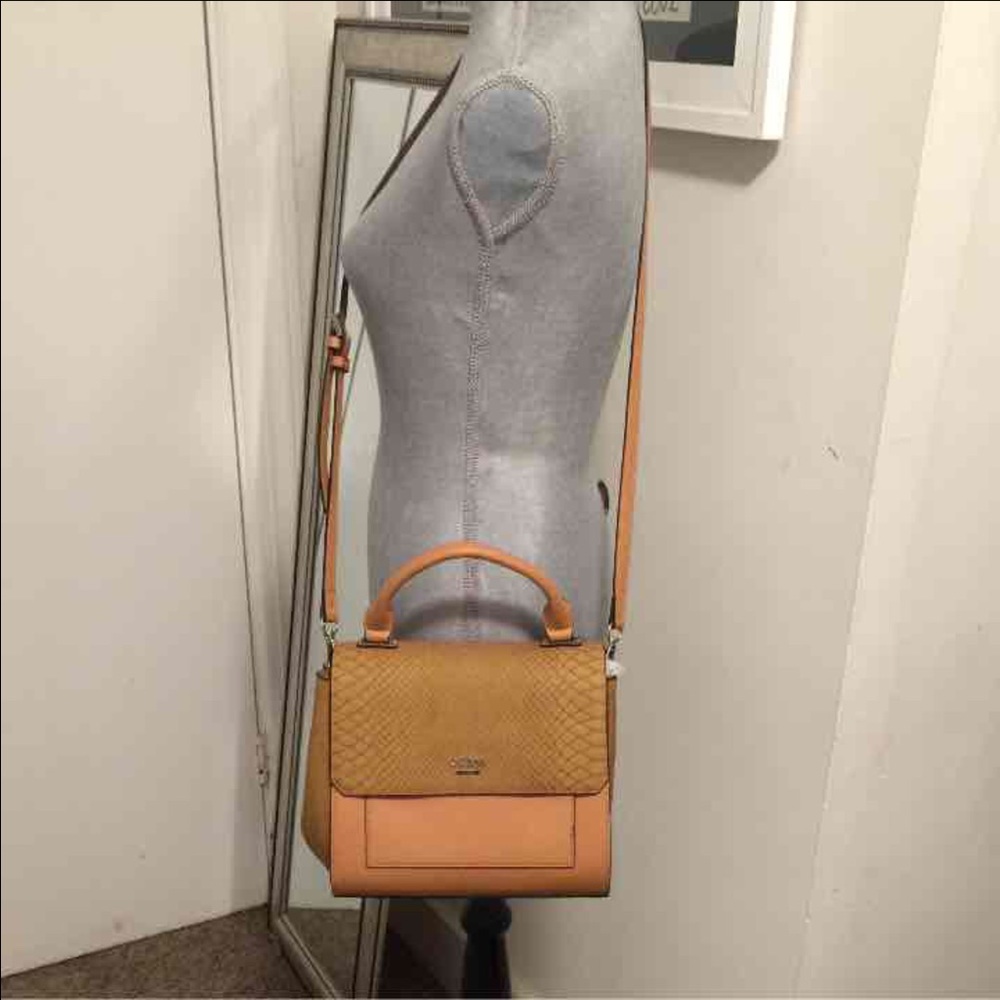 NWT GUESS CROSS BODY BAG