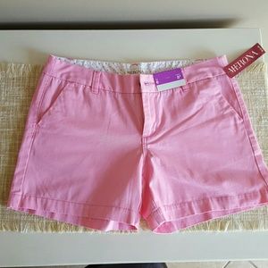 pink shorts