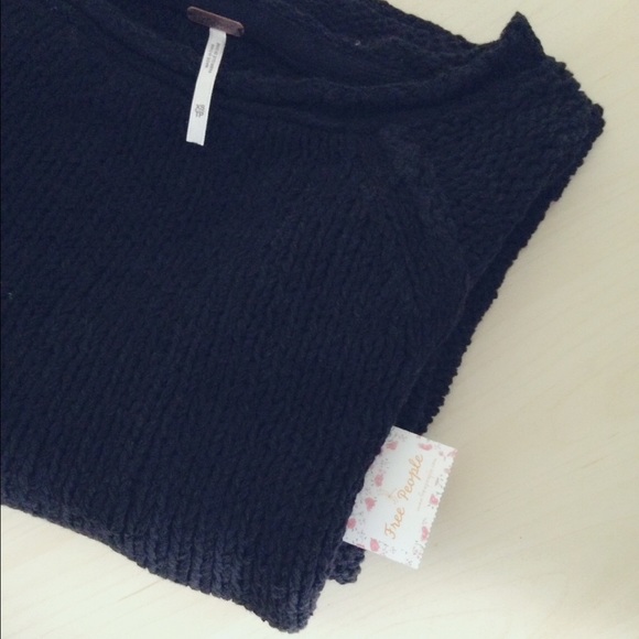 LOWEST❗️NWT Free People black crop Sweater - Picture 4 of 4
