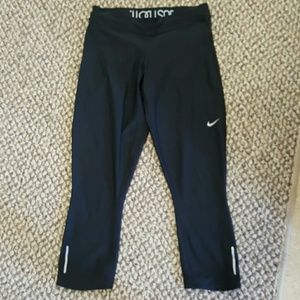 Nike Dri-Fit cropped leggings
