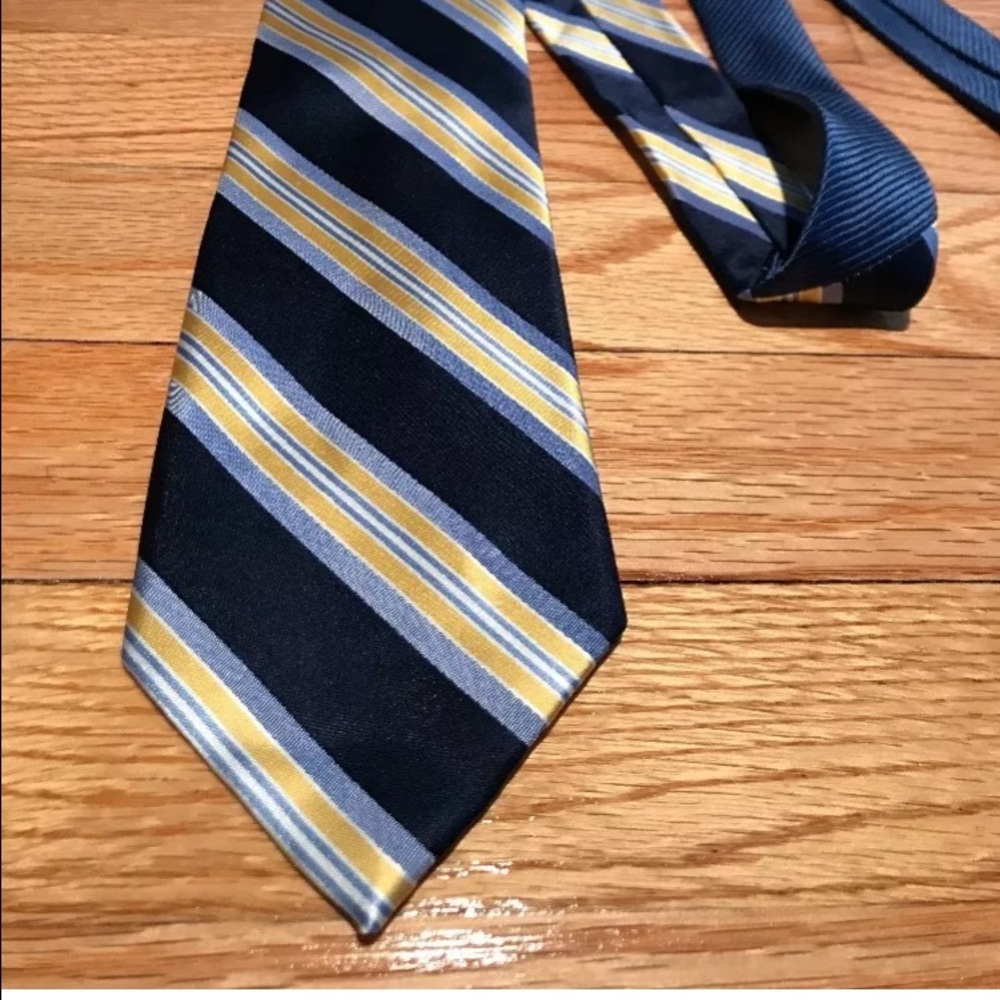 Tommy Hilfiger men's silk  tie