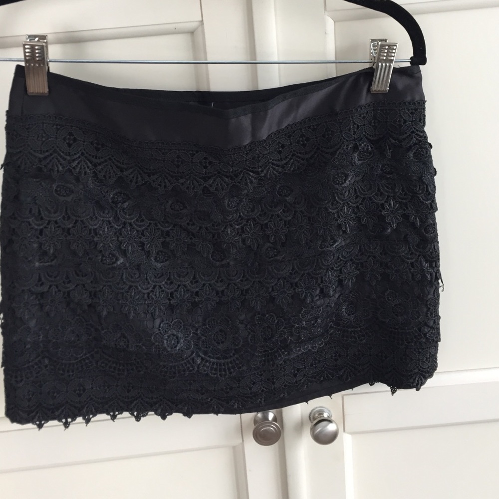 Black lace mini skirt M