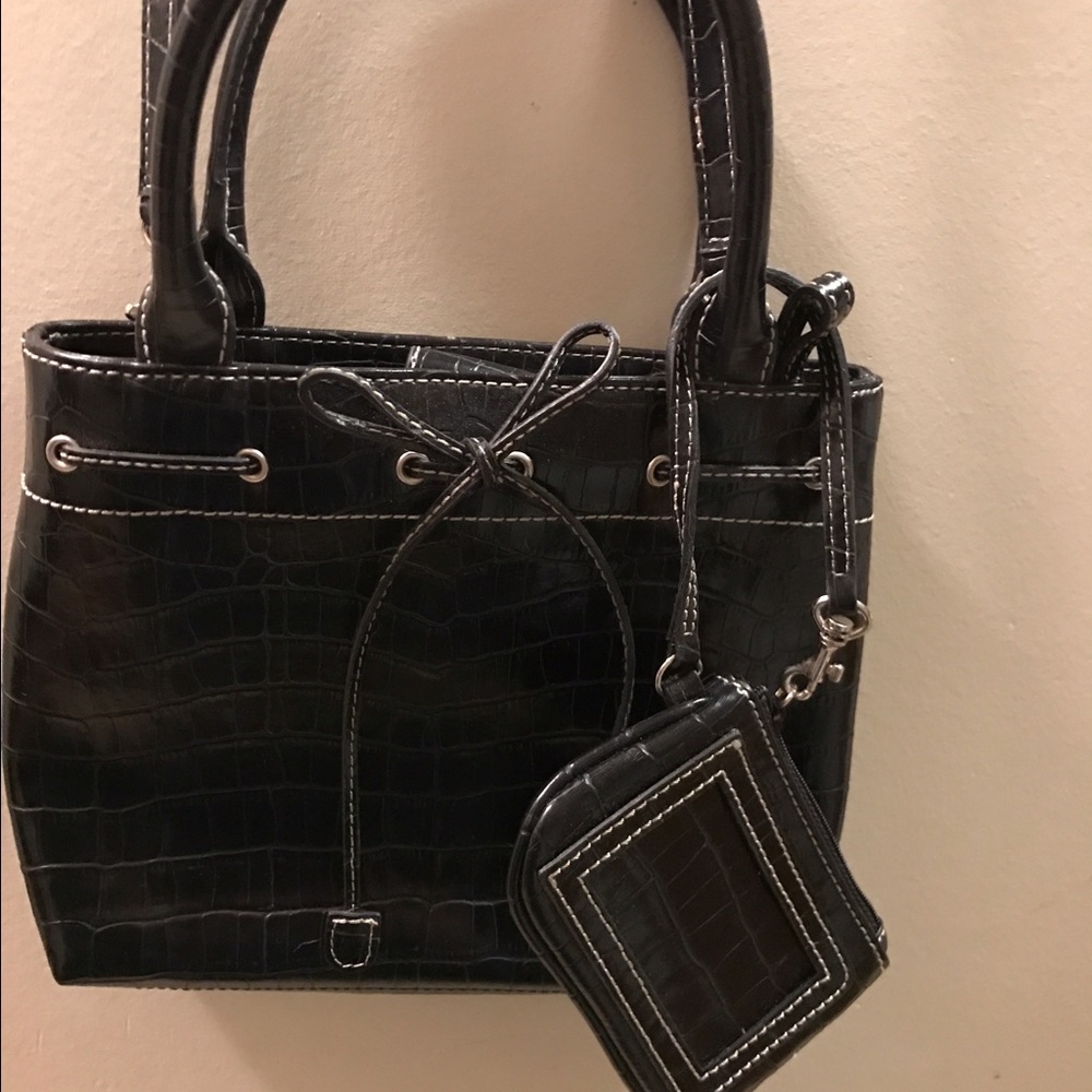 Amanda Smith black purse with mini wallet