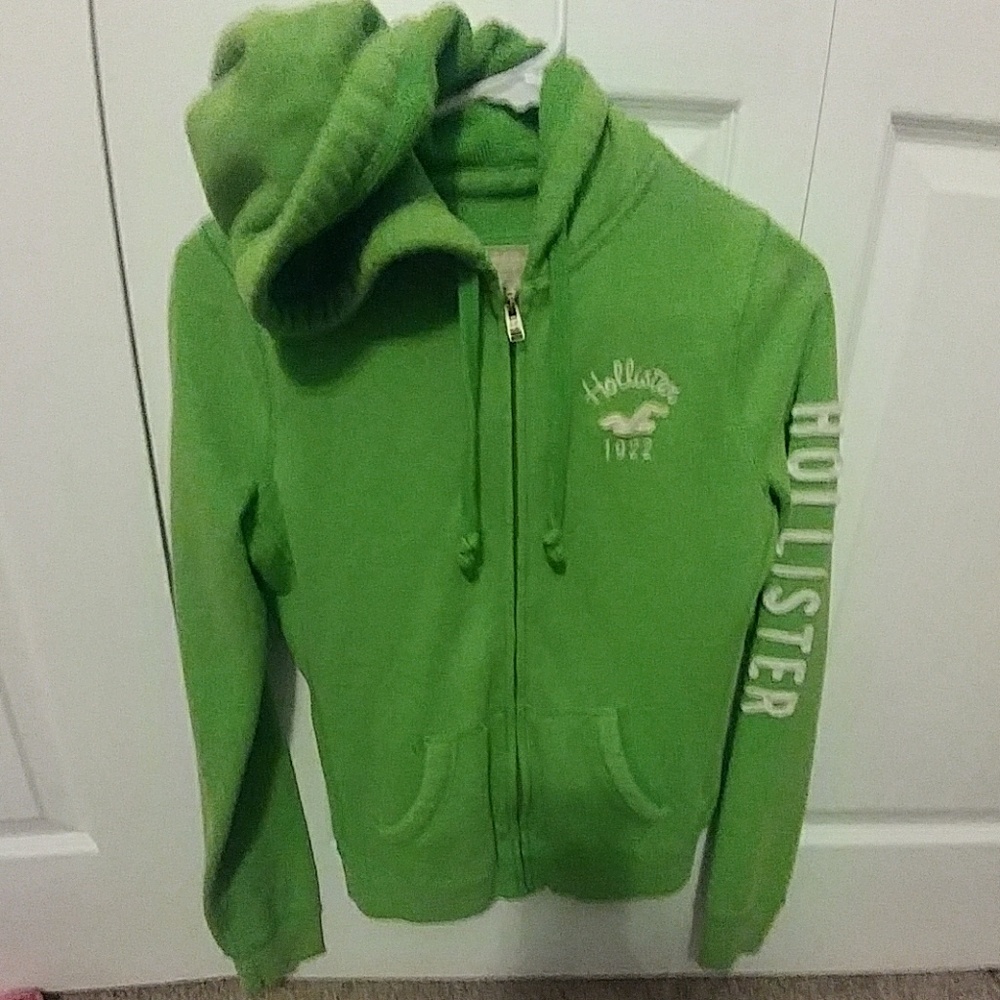 Hollister sweat shirt