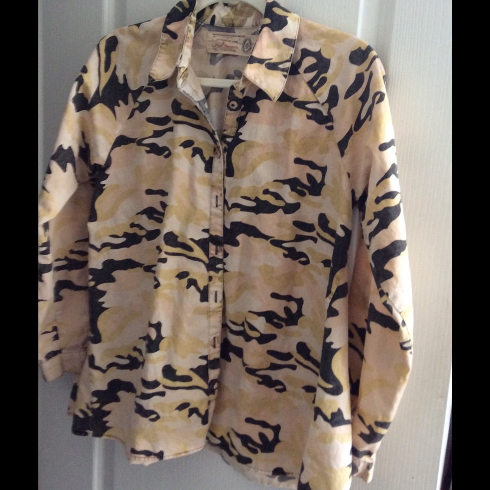 Free People camo shirt! So cute. On sale! Reduced!