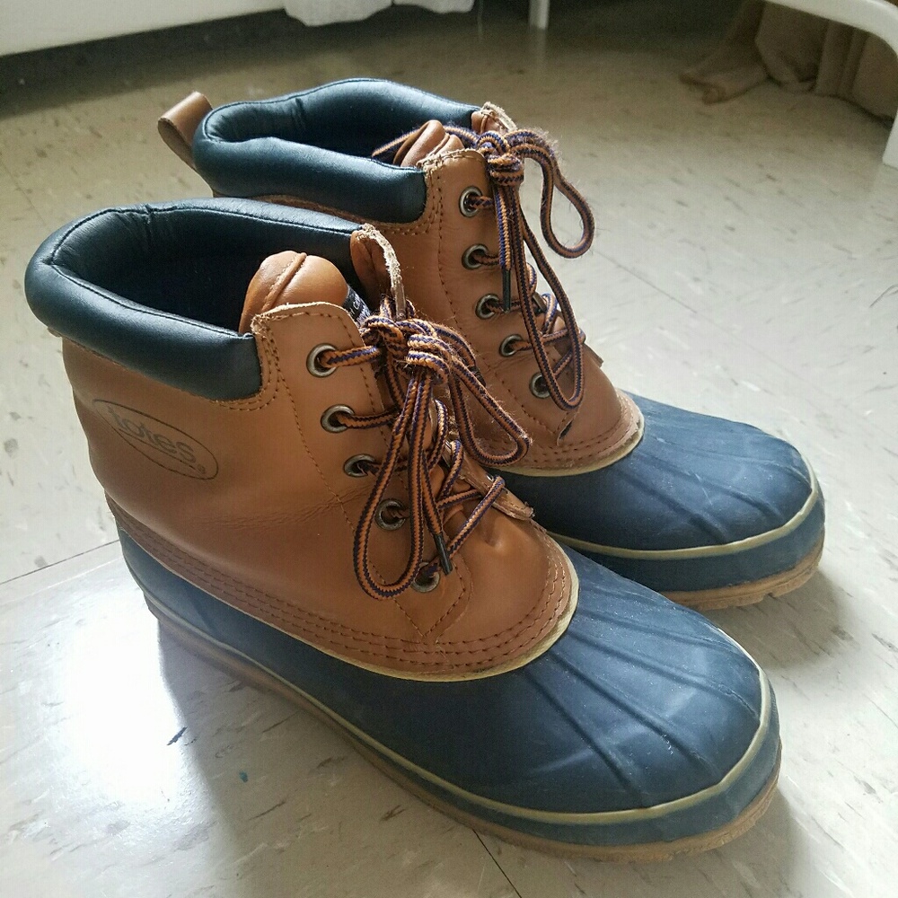 Snow boots