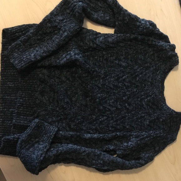 Sweater - Picture 1 of 4