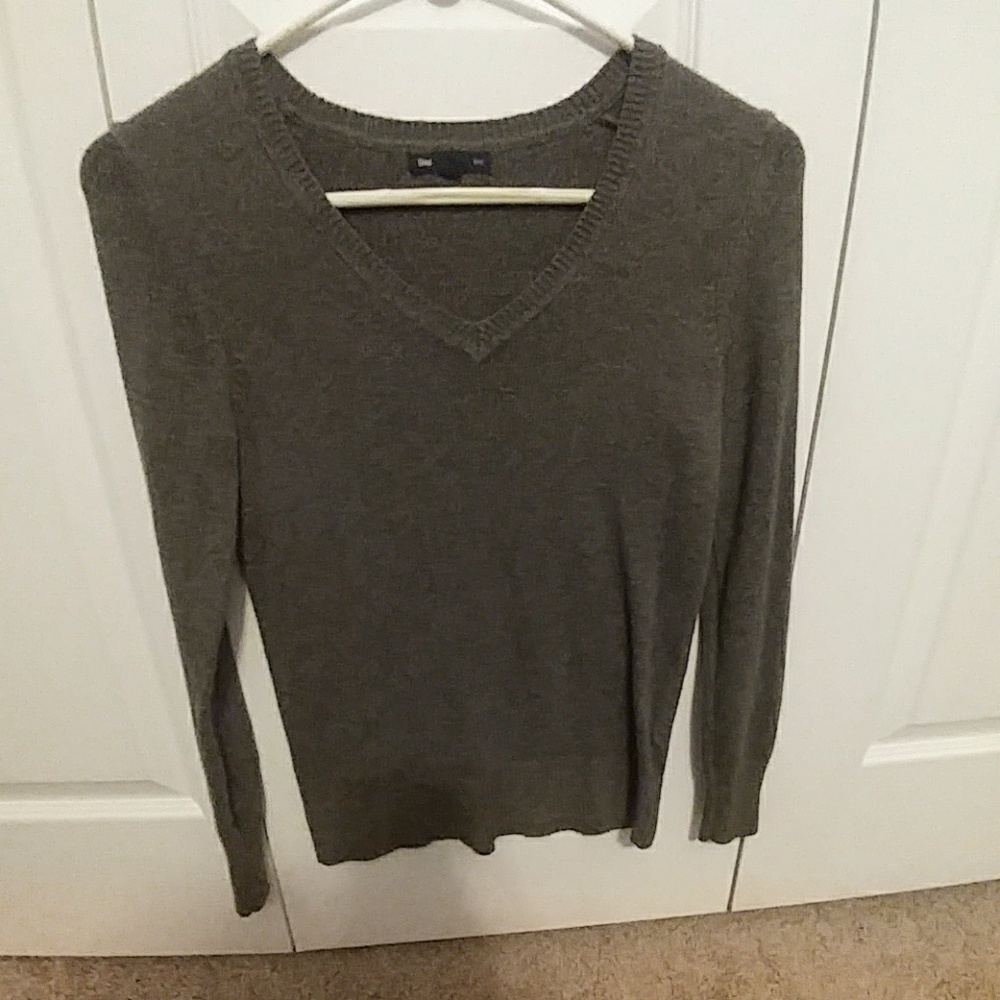 GAP sweater