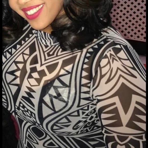 CURVY Abstract Pattered bodycon Mesh Dress - Picture 3 of 7