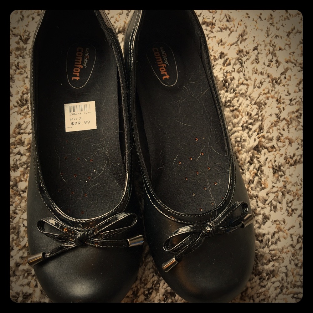 Women's slip proof work flats