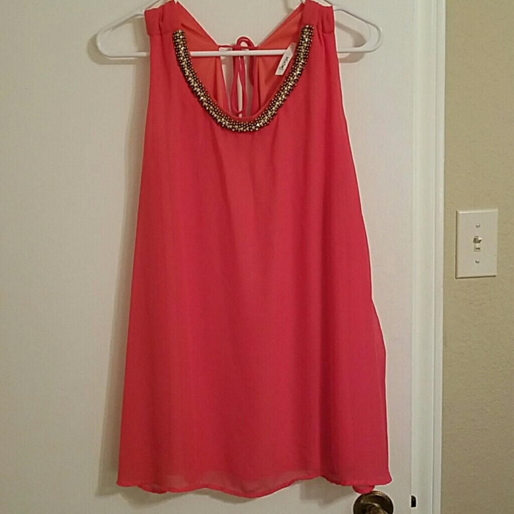 Sleeveless Blouse w/embellished collar