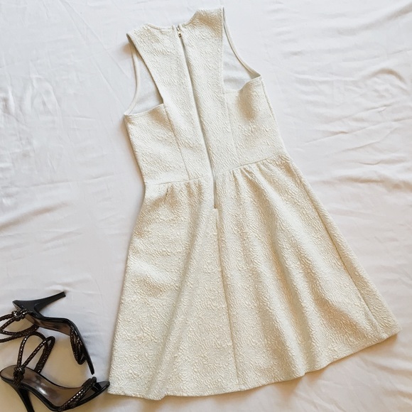 Ivory Textured Dress - Picture 3 of 7