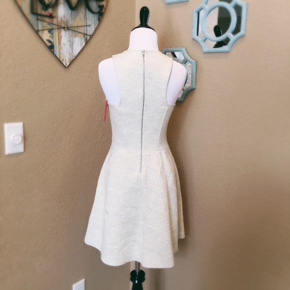 Ivory Textured Dress - Picture 5 of 7