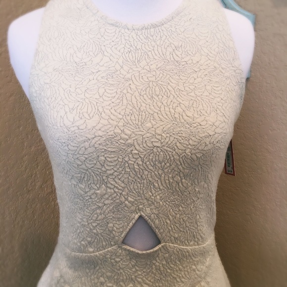 Ivory Textured Dress - Picture 6 of 7