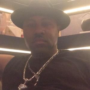 Meet your Posher, Derrick