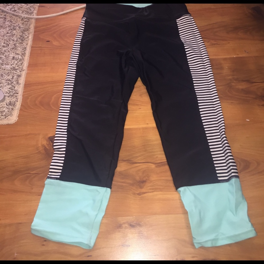 Forever 21 crop leggings