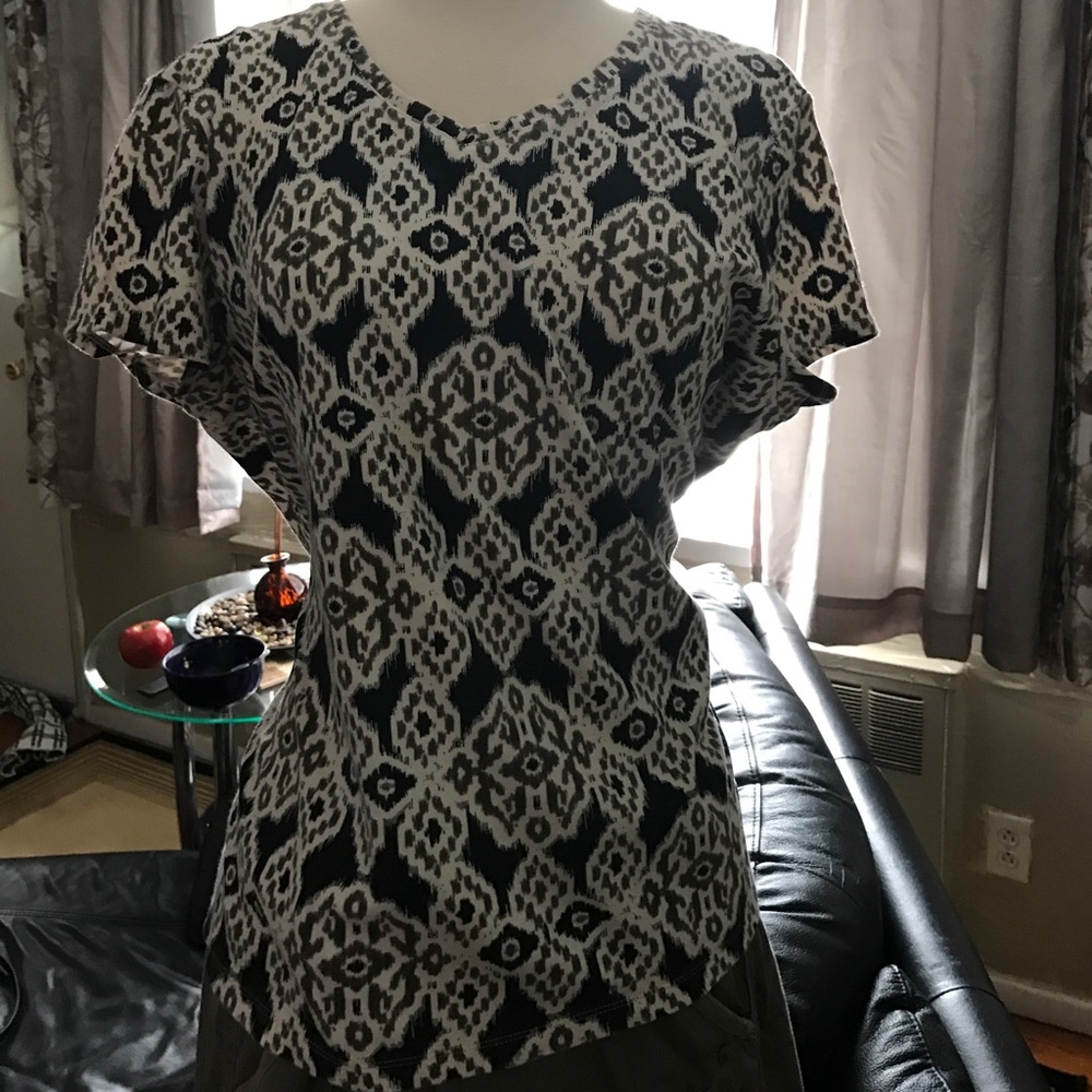 Black,green short sleeve shirt
