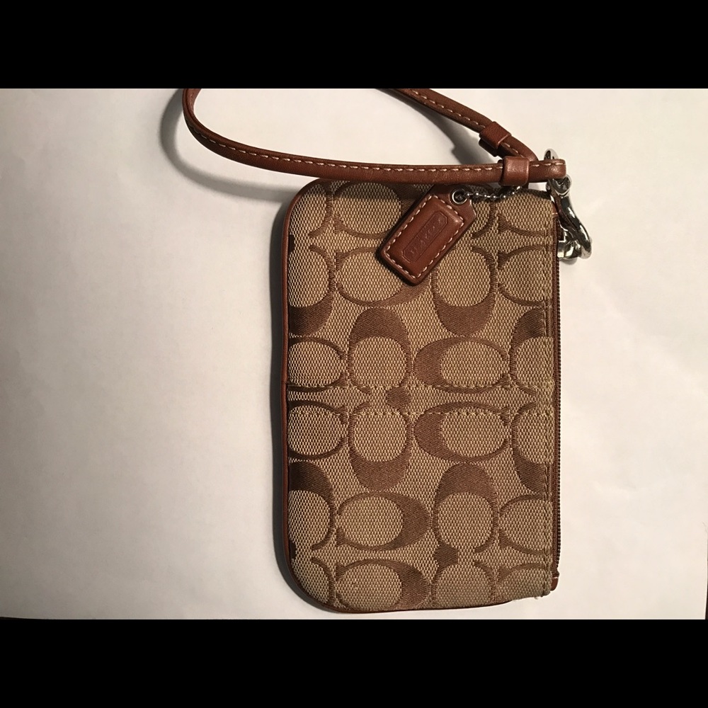 Coach Wristlet (Tan)