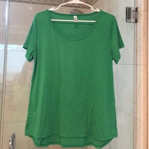 Lularoe medium classic Tee