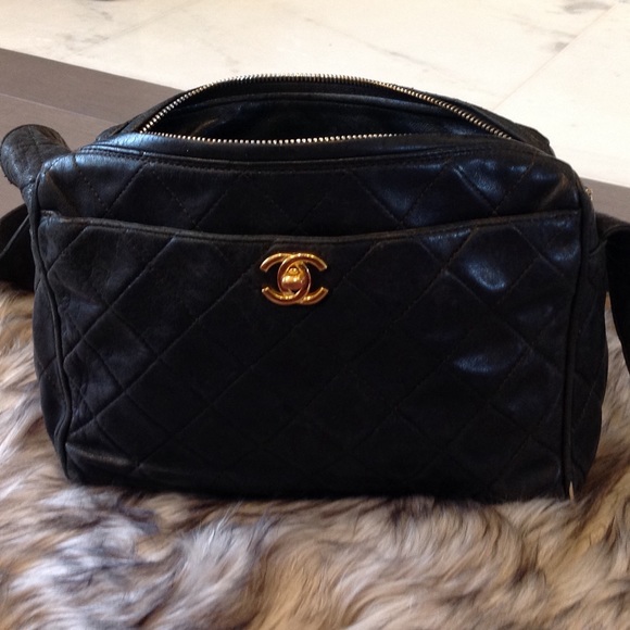 CHANEL Handbags - Authentic vintage quilted Chanel handbag