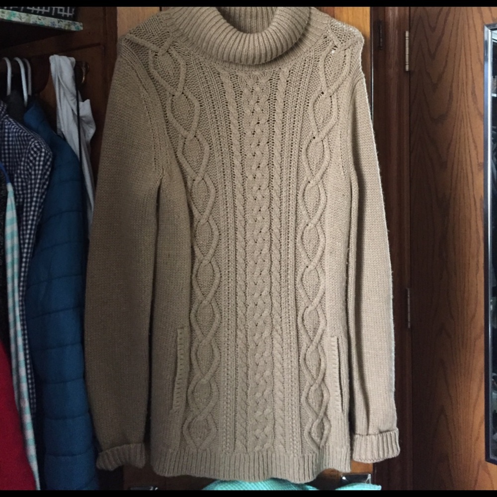 Vineyard Vines sweater