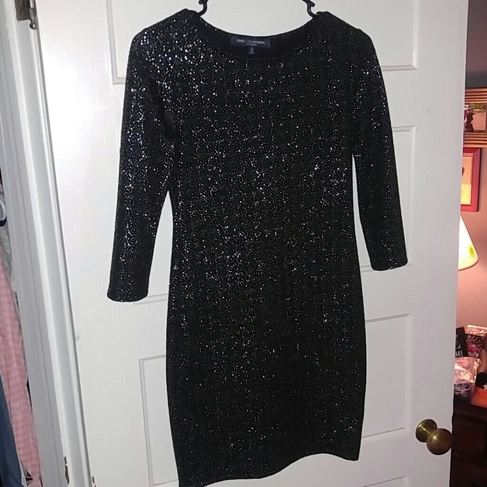 Beautiful black with gold and silver, stretch