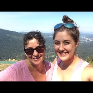 Meet your Posher, Bess