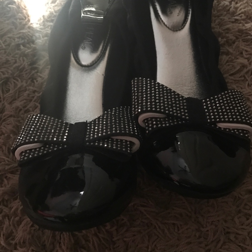 Flats - Picture 3 of 3