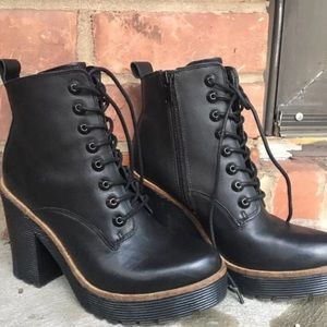 ALDO healed combat boots sz 6