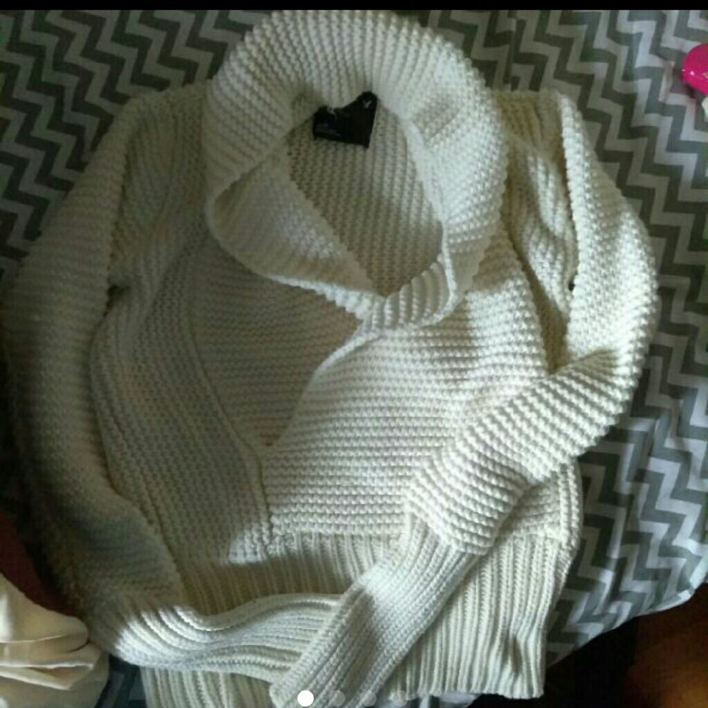 American eagle sweater