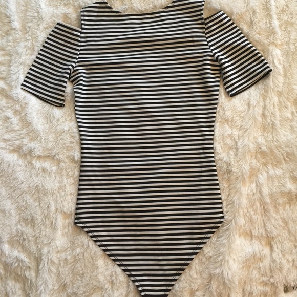 ✨SOLD✨Striped Body Suit - Picture 4 of 4