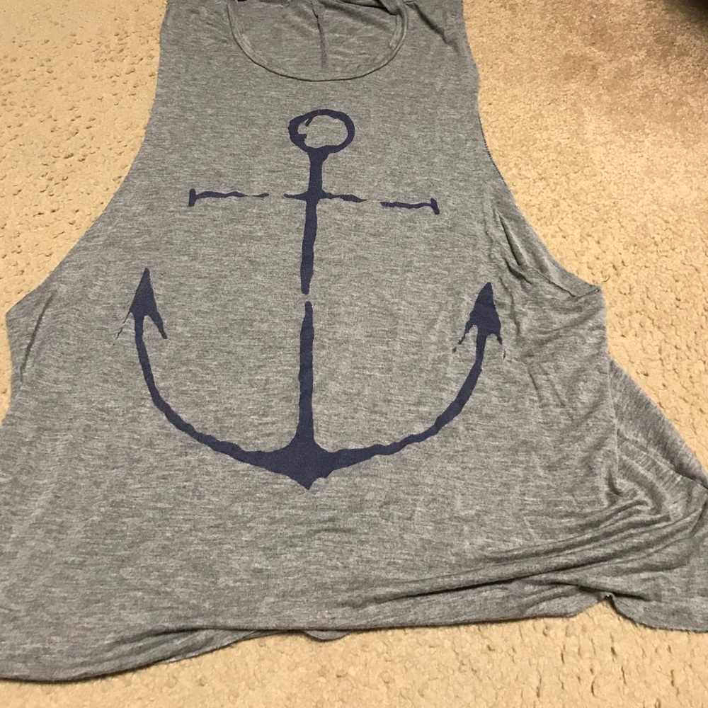 Grey muscle tee with navy anchor