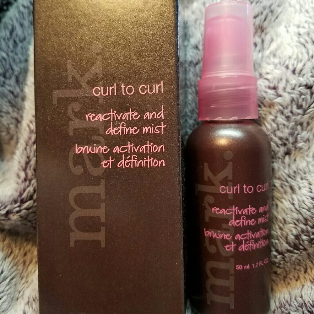 Avon Mark "Curl To Curl" mist