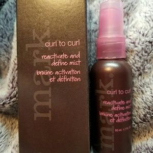 Avon Mark "Curl To Curl" mist