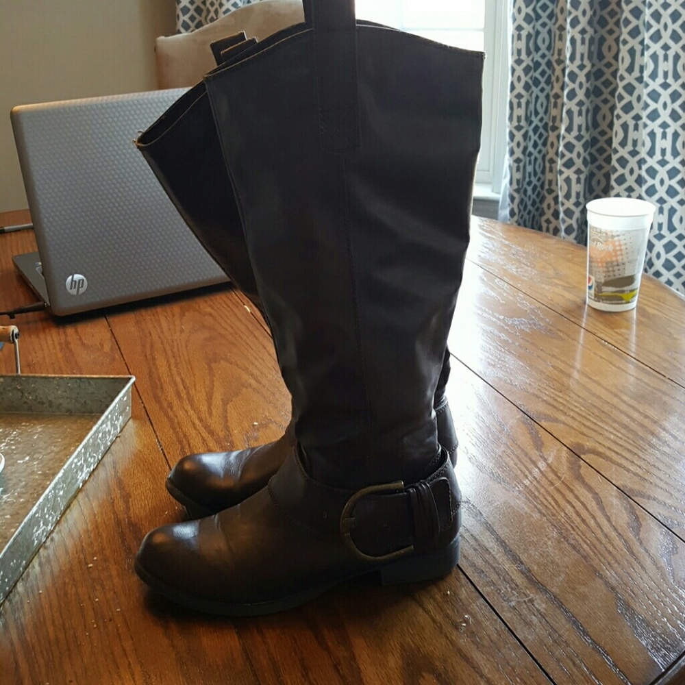 Brown boots