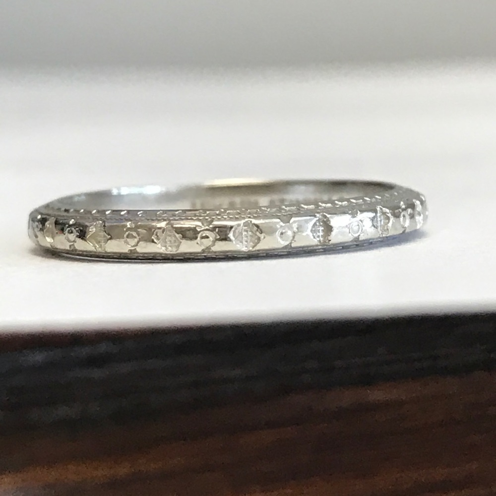 MAKE ME AN OFFER!!! Wedding Band - vintage