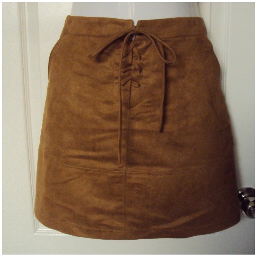 LC Lauren Conrad Tan Lace-Up Faux Suede Skirt NWT - Picture 5 of 7