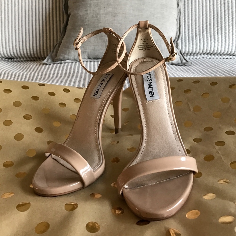 💥⭐️SUNDAY SALE⭐️💥Steve Madden patent nude heel