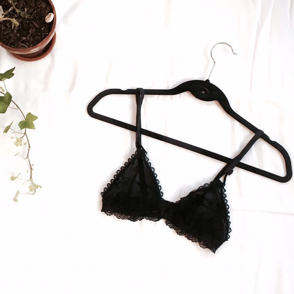 SOLD || Black Laced Translucent Front Clip Bra - Picture 1 of 4