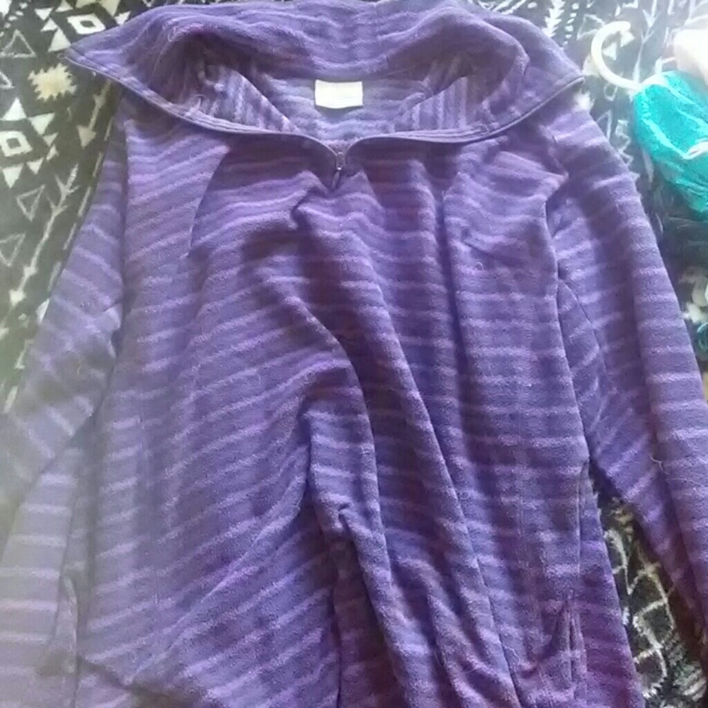 Columbia pull over sweater