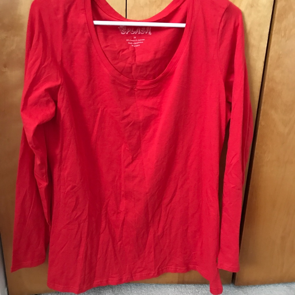Long sleeve red tee